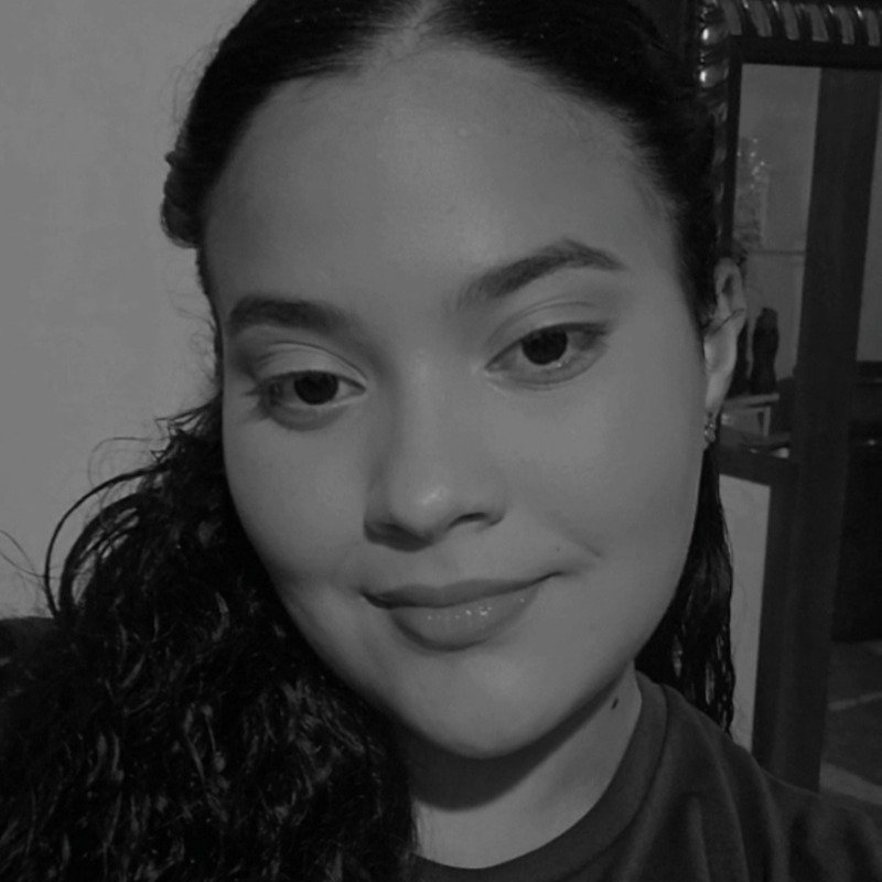 Mariana de Andrade Cabral Silva